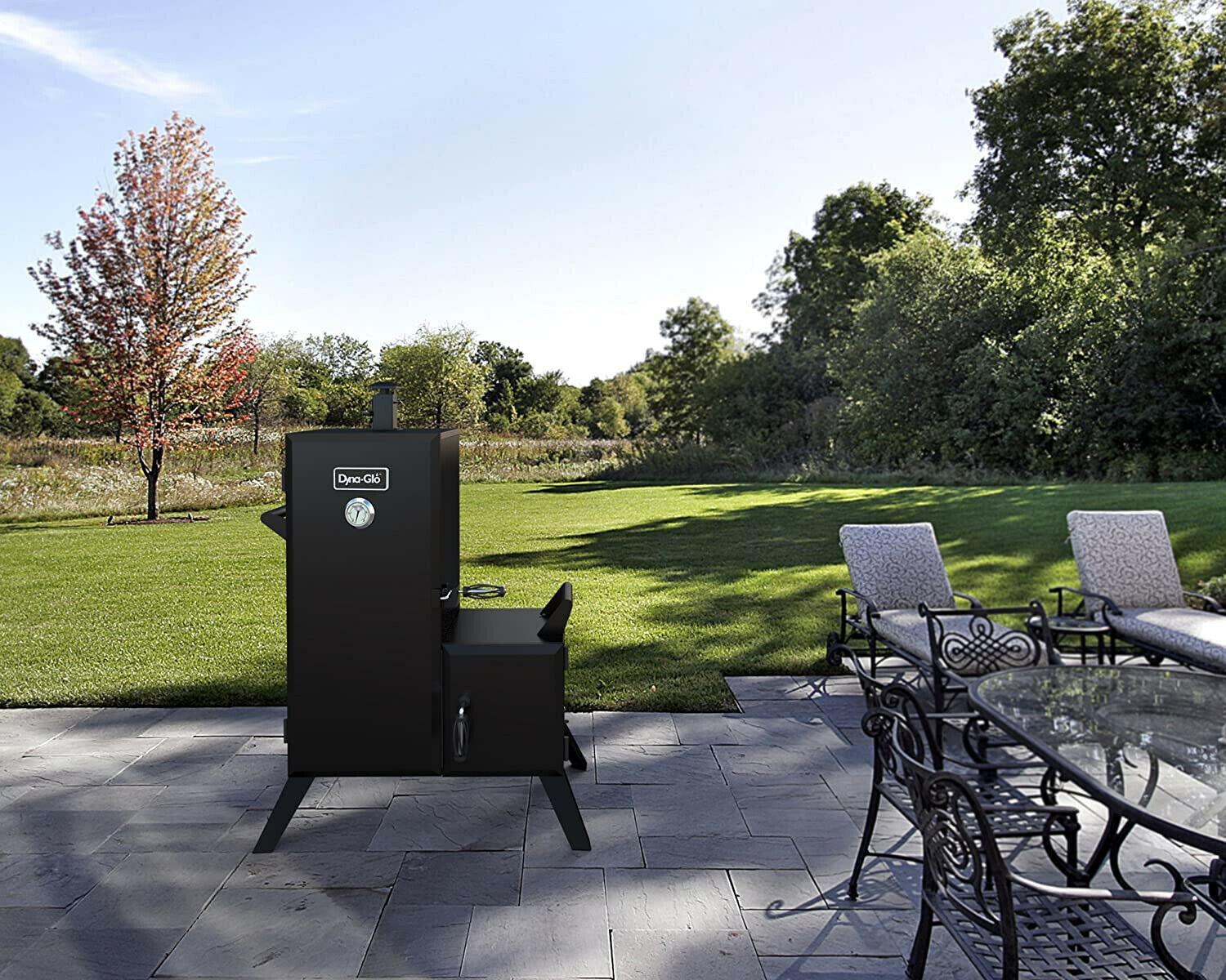 Charcoal Offset Smoker  Heavy gauporcelain enameled steel chip