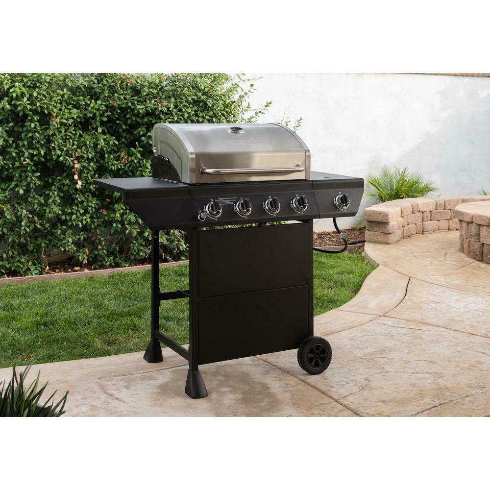 Propane Gas Grill 4-Burner Side Burner   Steel Main Lid Black