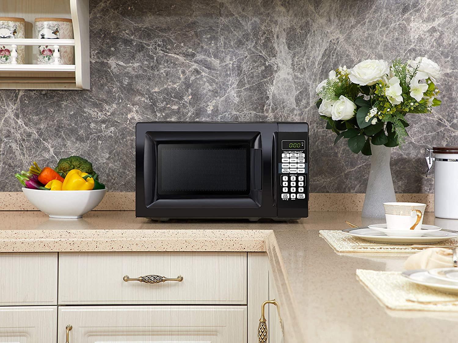 Hamilton Beach 0.7 Cu. Ft. Child-Safe Lockout Feature Black Microwave Oven New