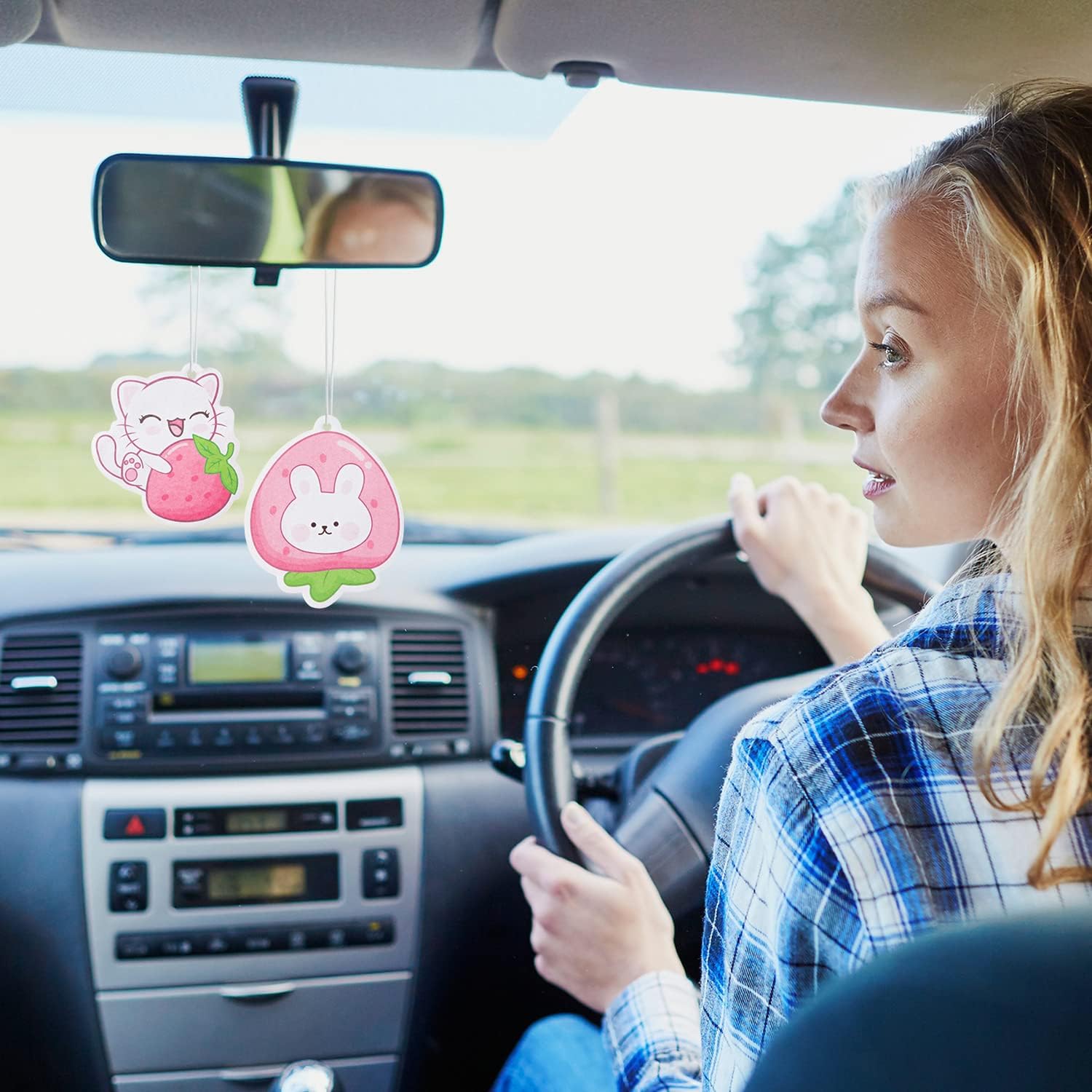 Car Air Freshener Kawaii Strawberry Incense Chips Scented Ornament, Car Rearview Mirror Pendant, 4 Styles and Scents Of Bubble Tea Strawberry Milk Hanging Ornament Vent Decoration Cute Aromatic For Party Supplies