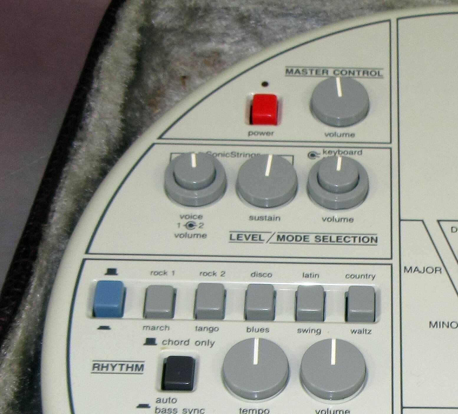 Suzuki Omnichord OM-84 System Two w/ Hard Case Power Supply Manual TESTED! WORKS