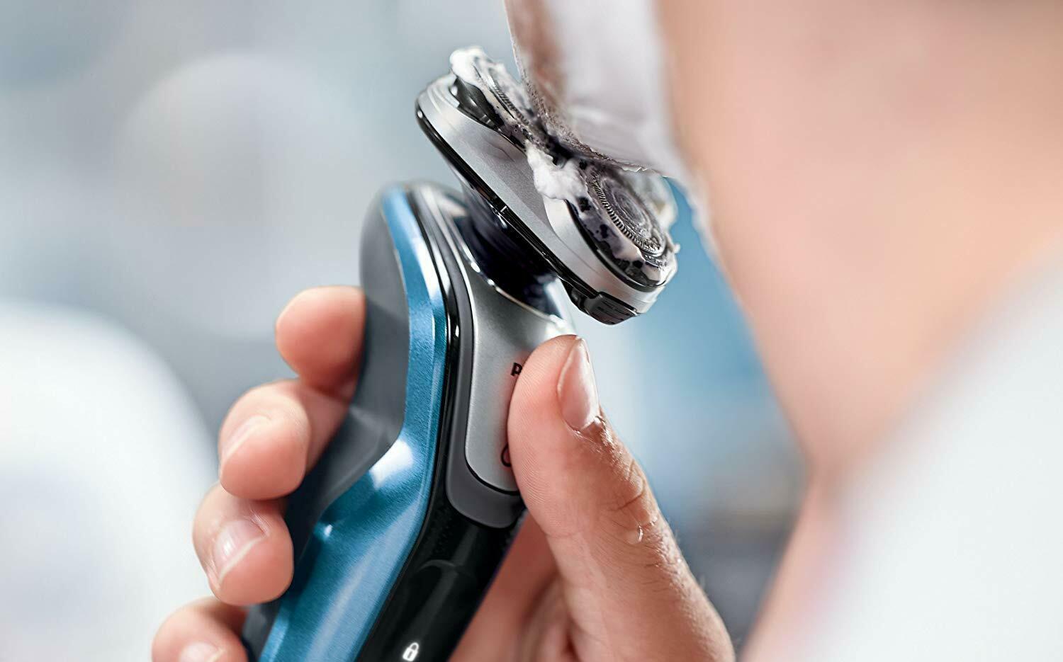 Philips AquaTouch S5420/06 Shaver postage