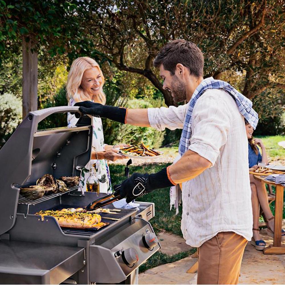 Spirit Ii E-310 3-Burner Natural Gas Grill In Black