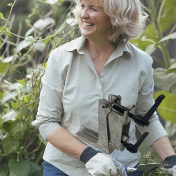 Portable Foot Weeding Aid