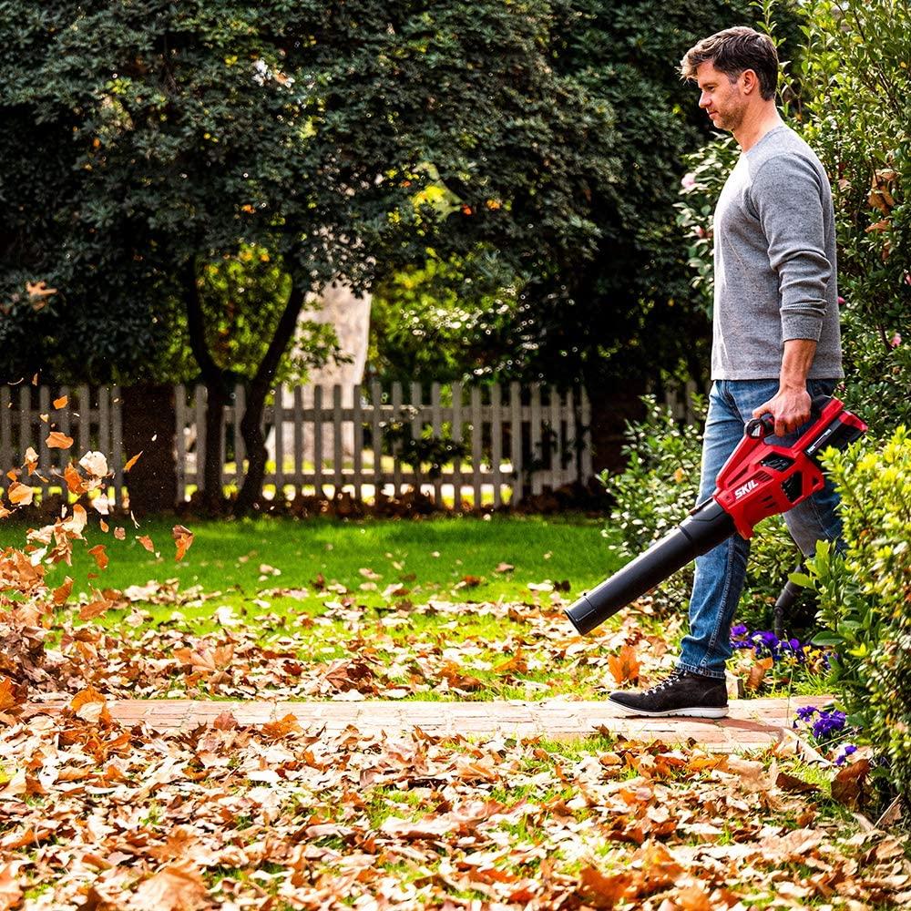 SKIL CB7478-10 PWR CORE 40 Brushless 40V Cordless 14'' String Trimmer and Blower Combo Kit Includes 2.5Ah Battery and Auto PWR Jump Charger