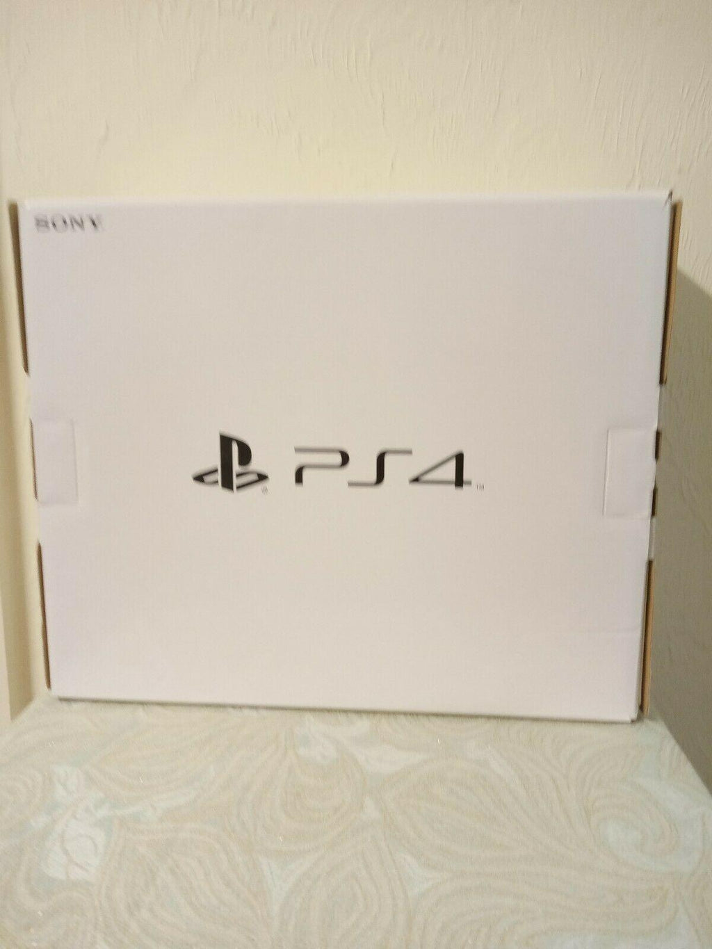 Playstation 4 with 10 games and extra wireless controller with original box Sony