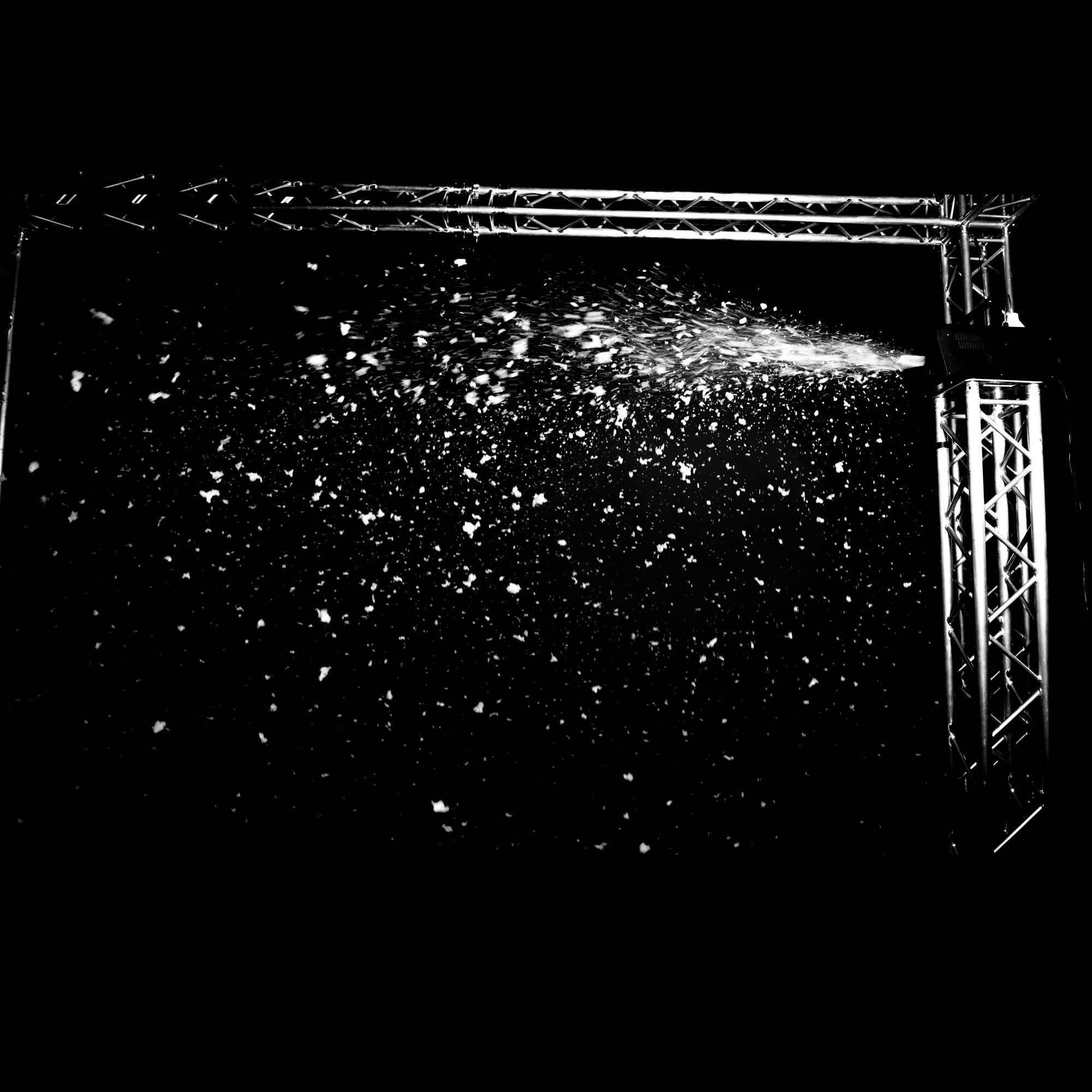 Chauvet DJ Atmospheric Effect High Output Snow Machine w Wired Remote (Open Box)