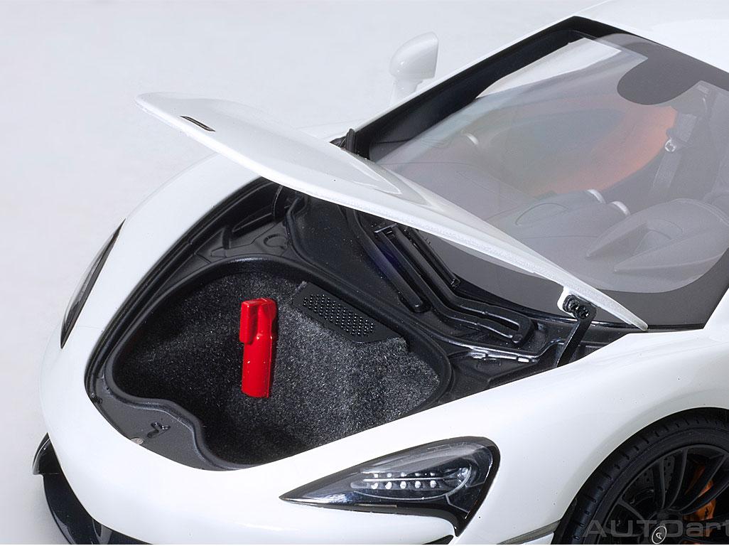 McLaren 570S White with Black Wheels 1/18 Model Car by Autoart