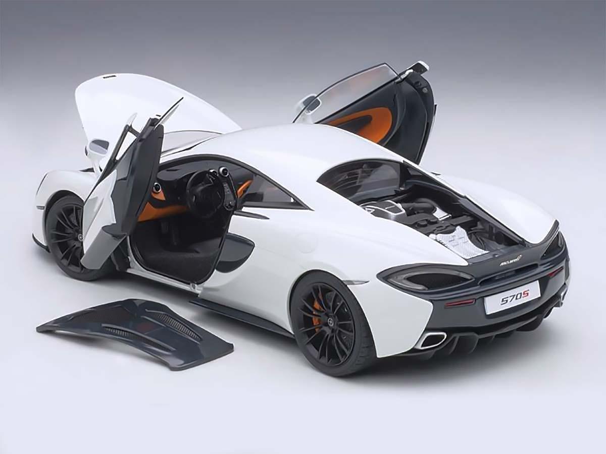 McLaren 570S White with Black Wheels 1/18 Model Car by Autoart