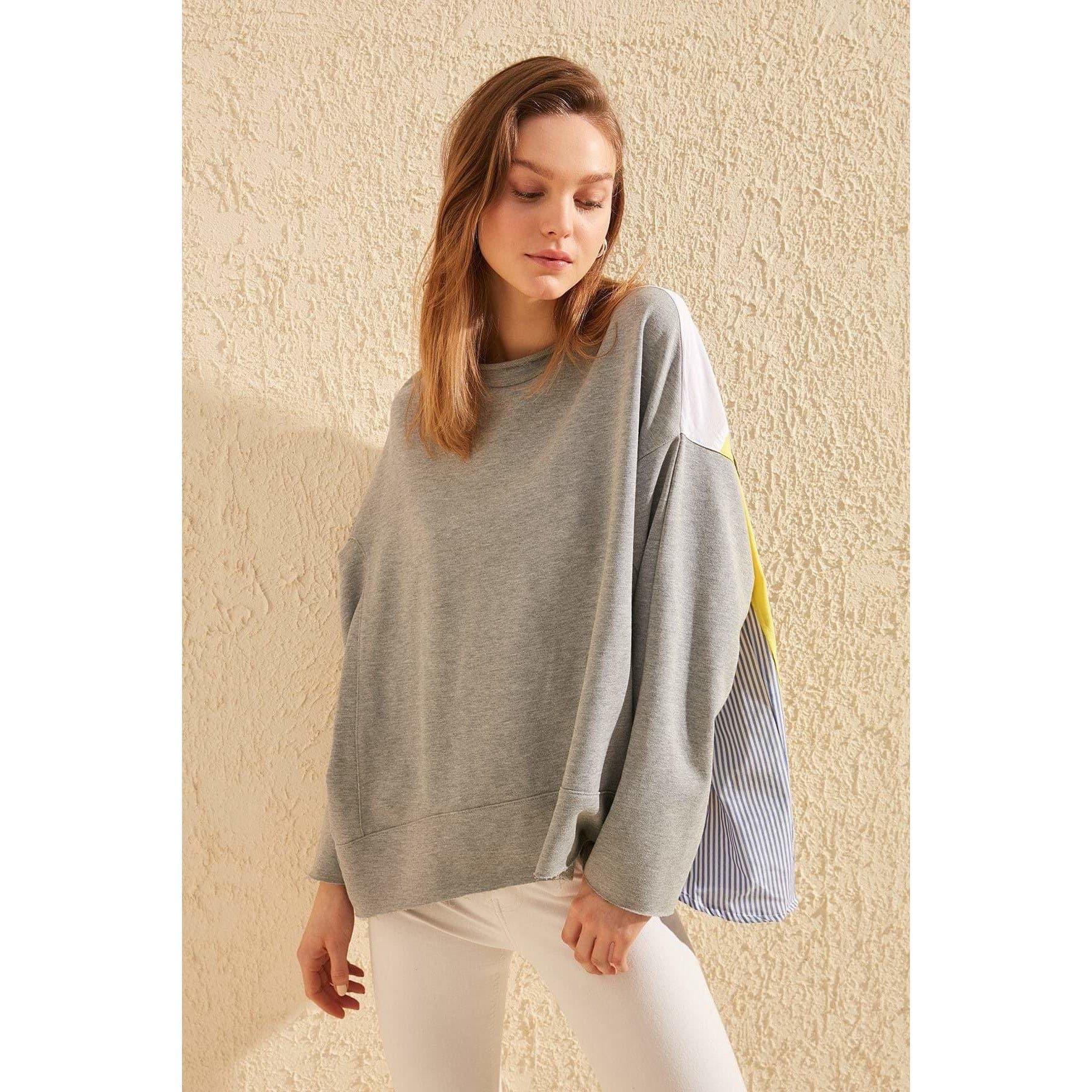 oversized knitted sweatshirt