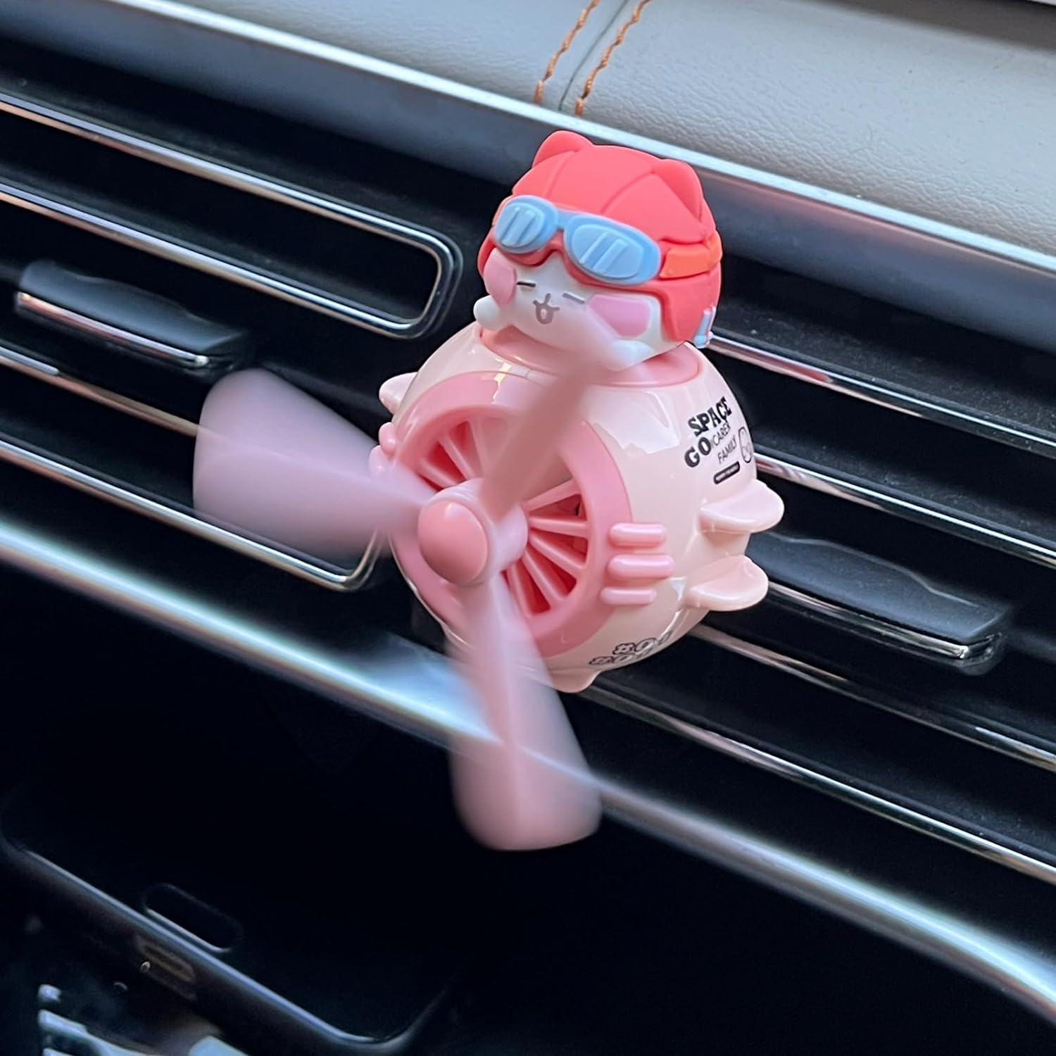 Cacacece Car Air Fresheners Cute Cat Pilot Automotive Air Outlet Creative Car Perfume Fragrance Automotive Decoration Air Fresheners for Cars