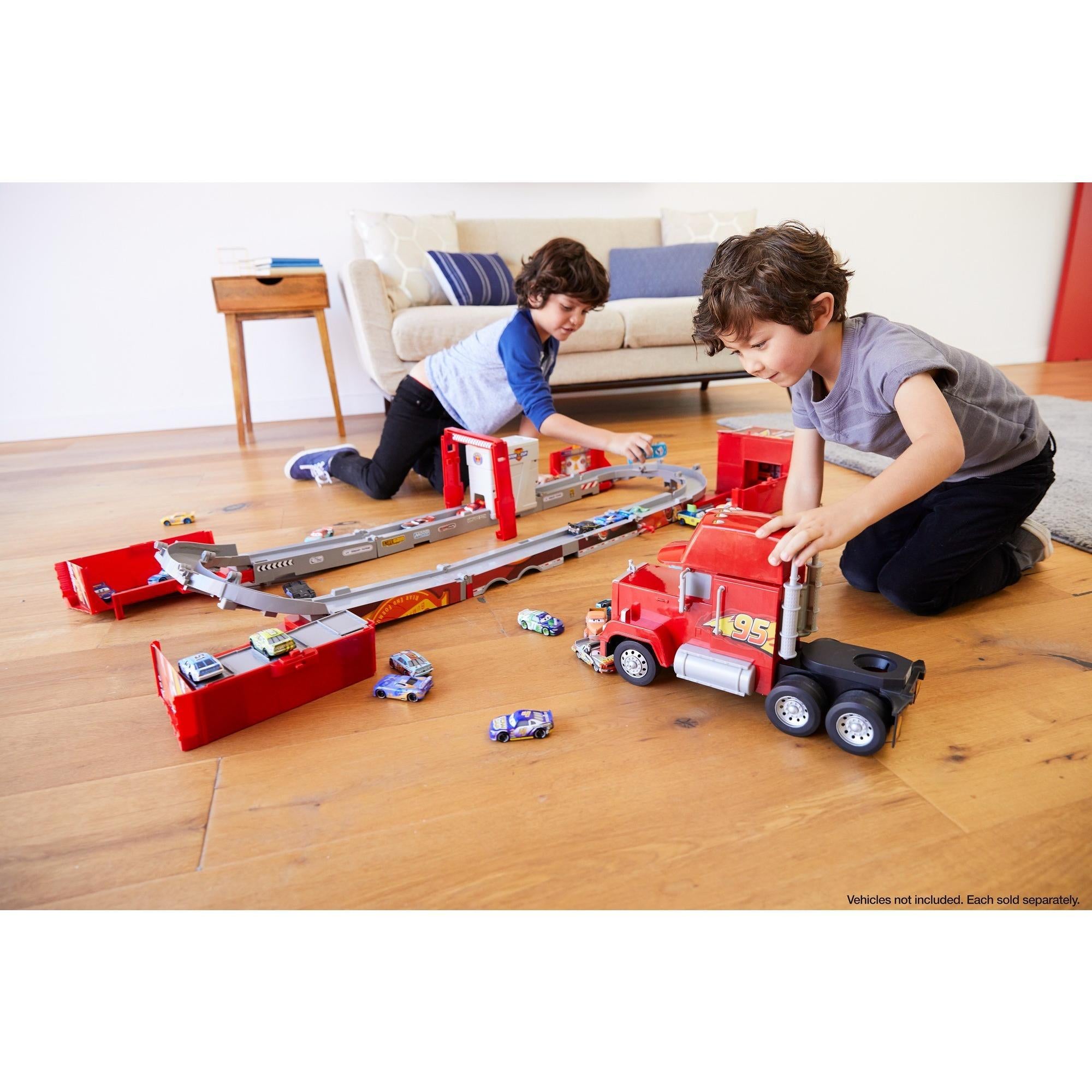 /Pixar Cars Super Track Mack 2-in-1 Transforming Play Set