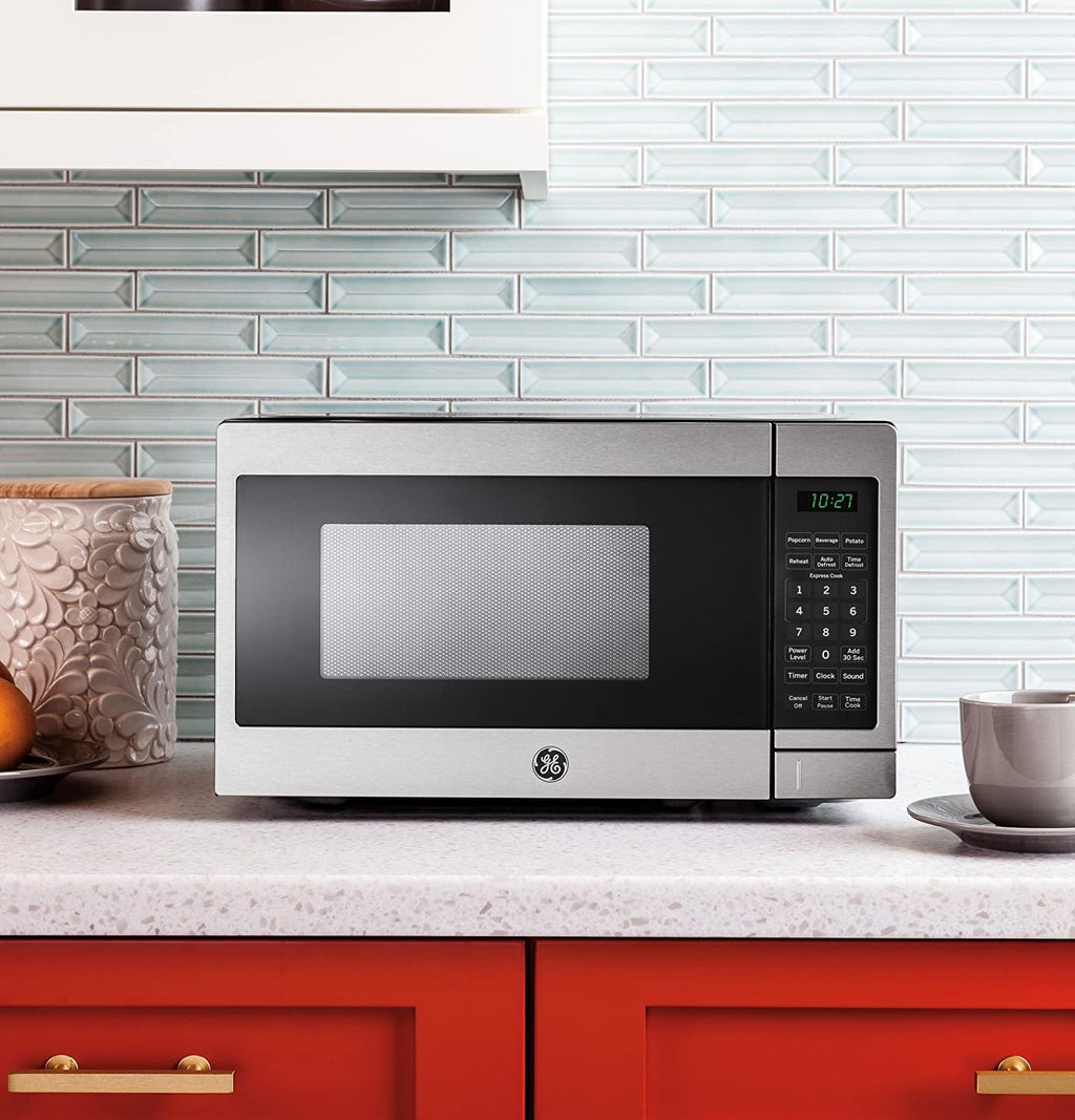 JES1072SHSS 0.7 Cu. Ft. Capacity Countertop Microwave Oven with Auto and Time Defrost, in  Steel