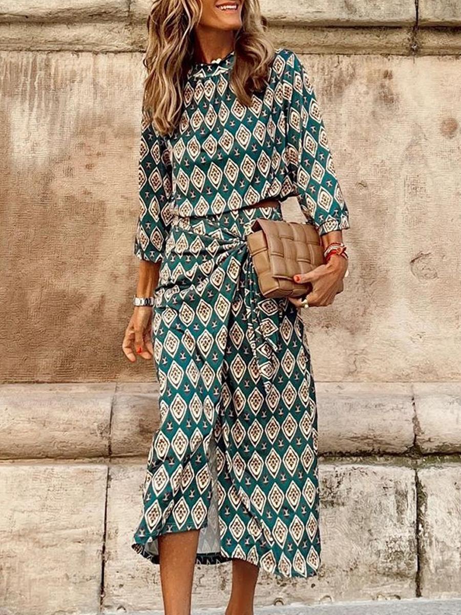 Fashion Geo Print Turtle Neck Top And Skirt Suit Women