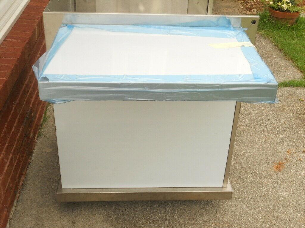ViBQC5300SS - 30” 500 Series  Steel Grill Cart On Pallet