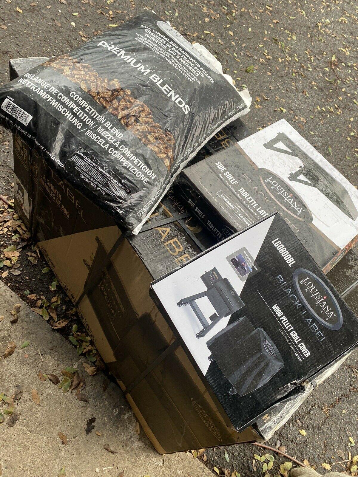 Black Label 800 Series Smoker.