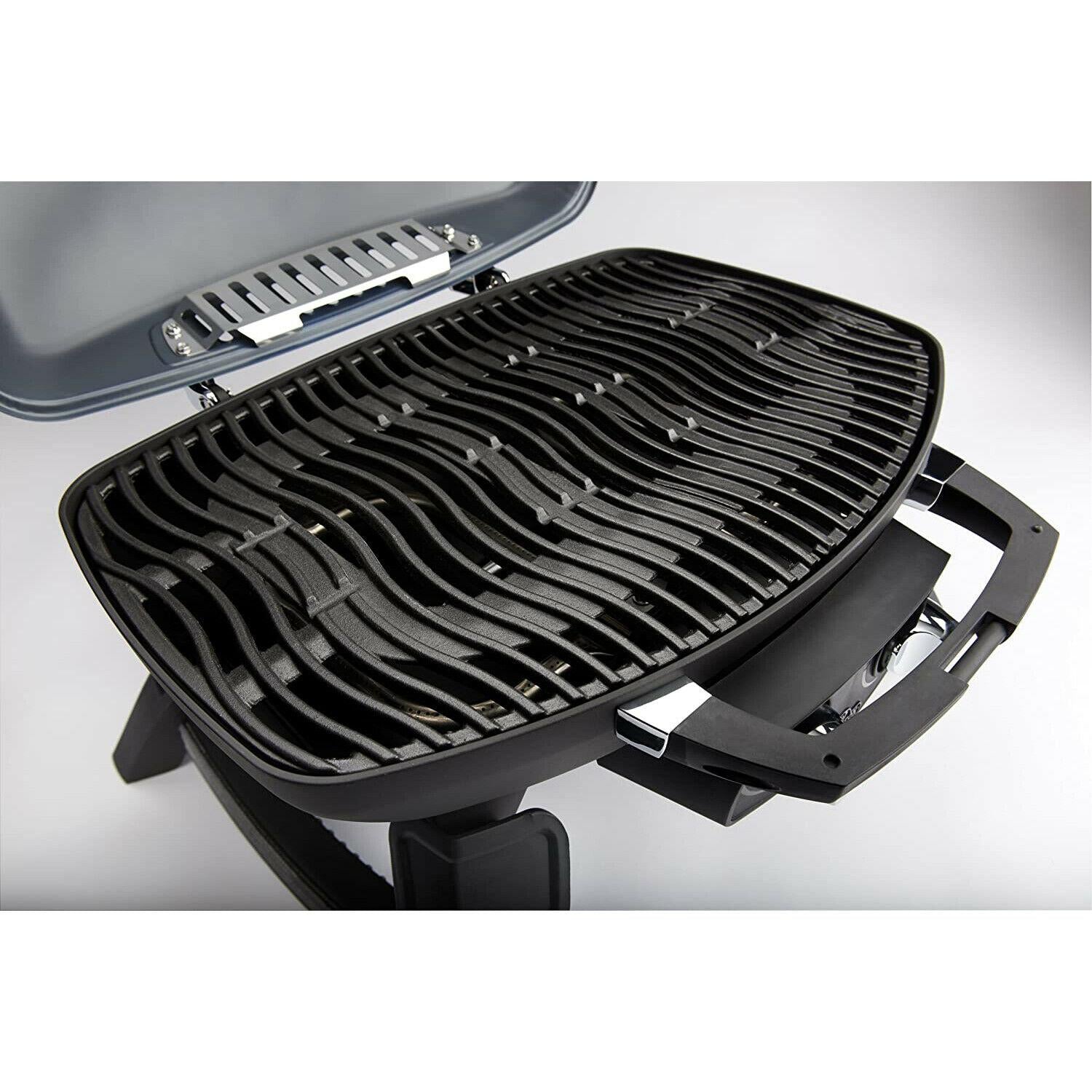 TravelQ 285 Portable Durable Compact Outdoor Propane Gas Grill, Red