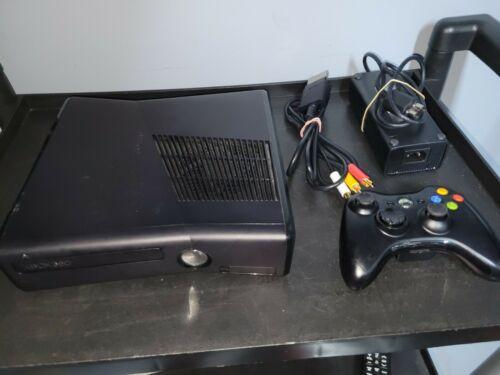 Xbox 360 Slim 250gb Console W/ Controller &amp; Cables