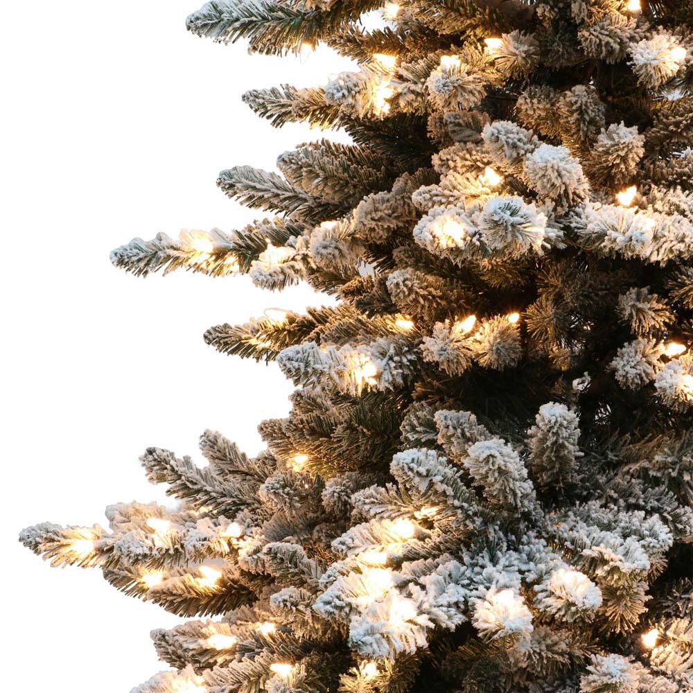 Pre-Lit 7.5' Flocked Princess Pine Artificial Christmas Tree with 700 Lights, Green