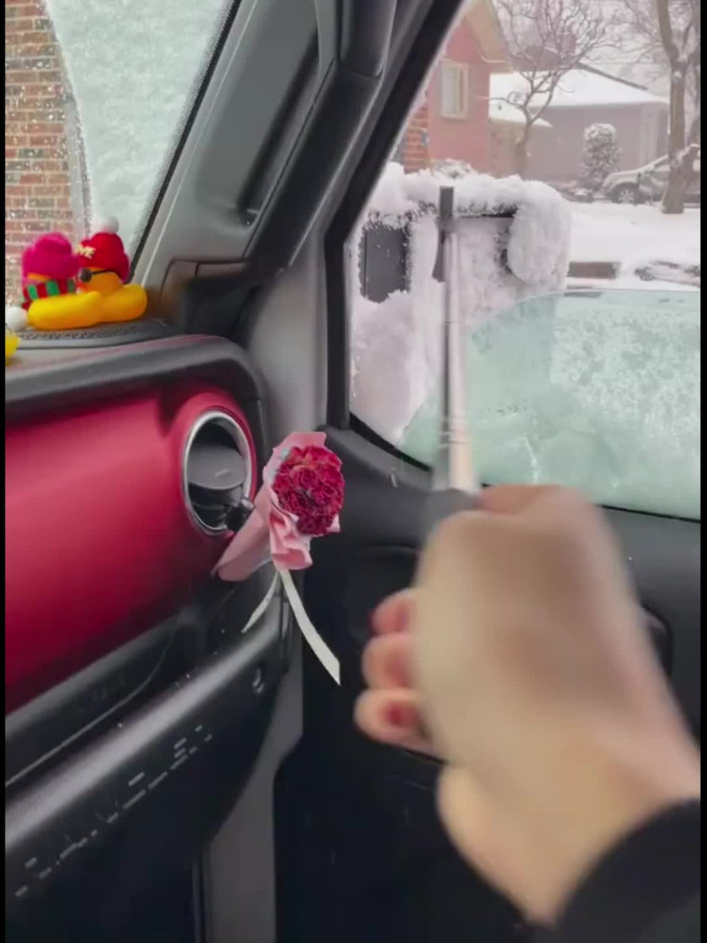 Portable Rearview Mirror Wiper Retractable Car Window Cleaning Brush With SponCleaner Remover