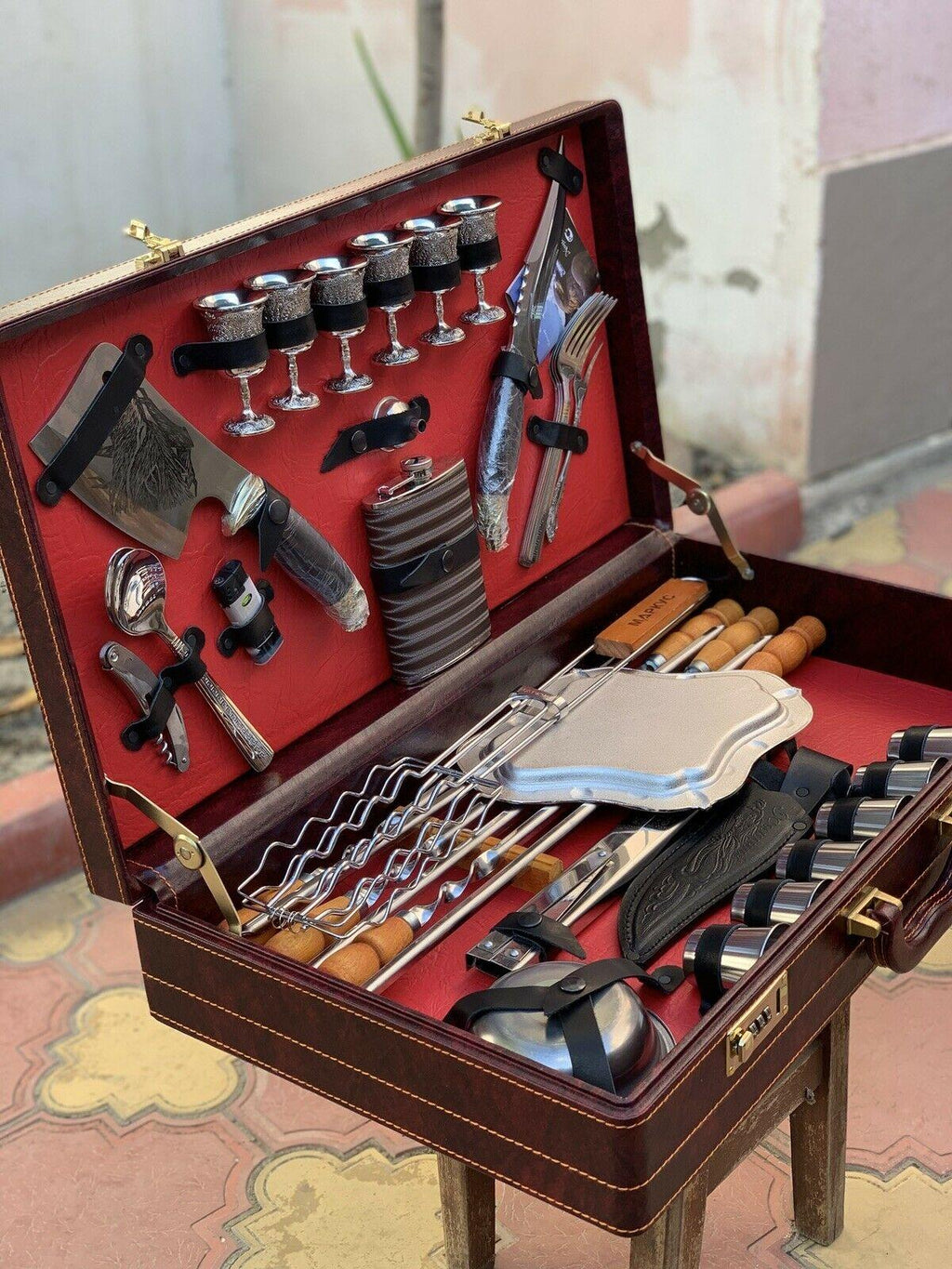 BBQ picnic set for 6 persons