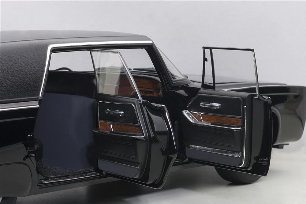 Black Beauty Green Hornet Black TV Series 1/18 Diecast Model Car by Autoart