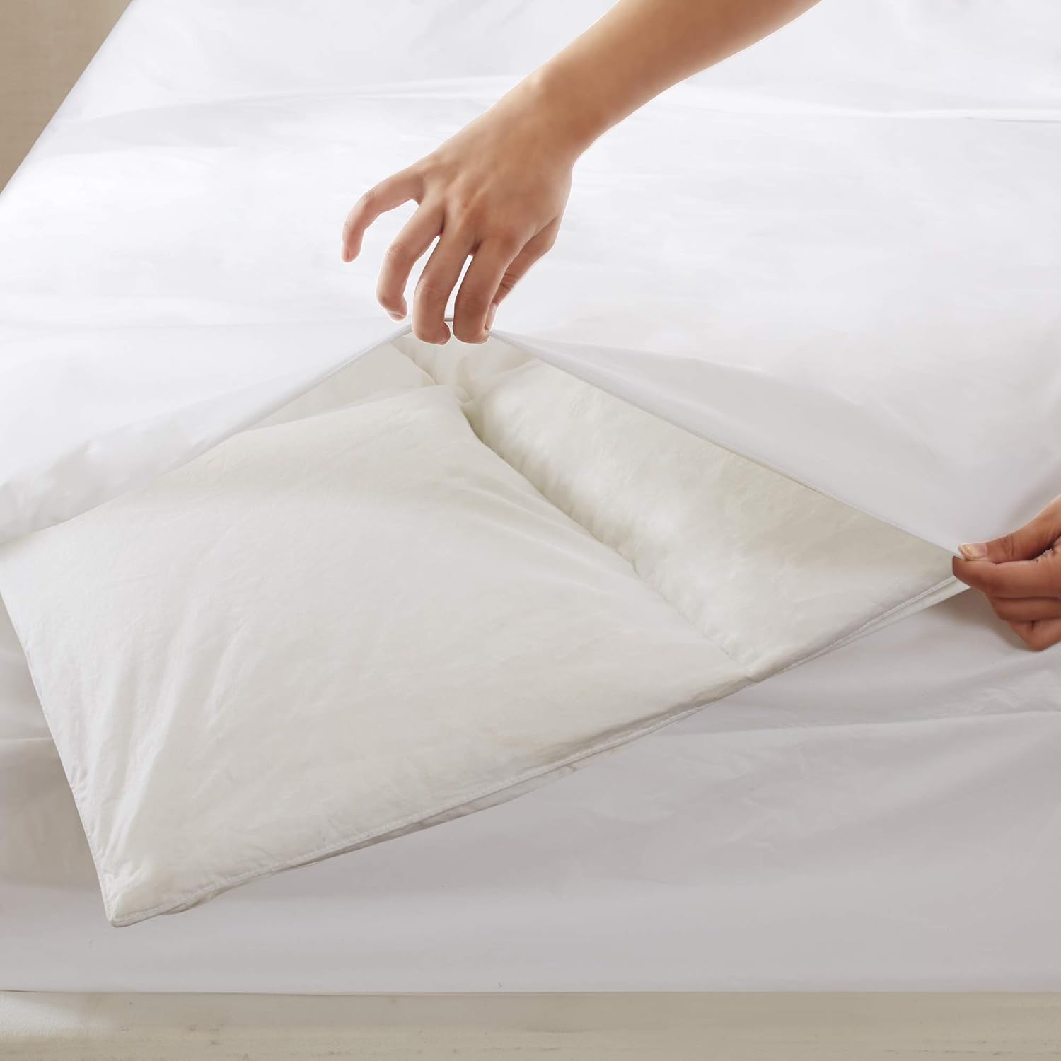Sleep Philosophy Bed Guardian 3M Scotchgard Moisture Wicking Treatment Comforter Protector Duvet Cover with Zipper Flap - Waterproof, Full/Queen, White