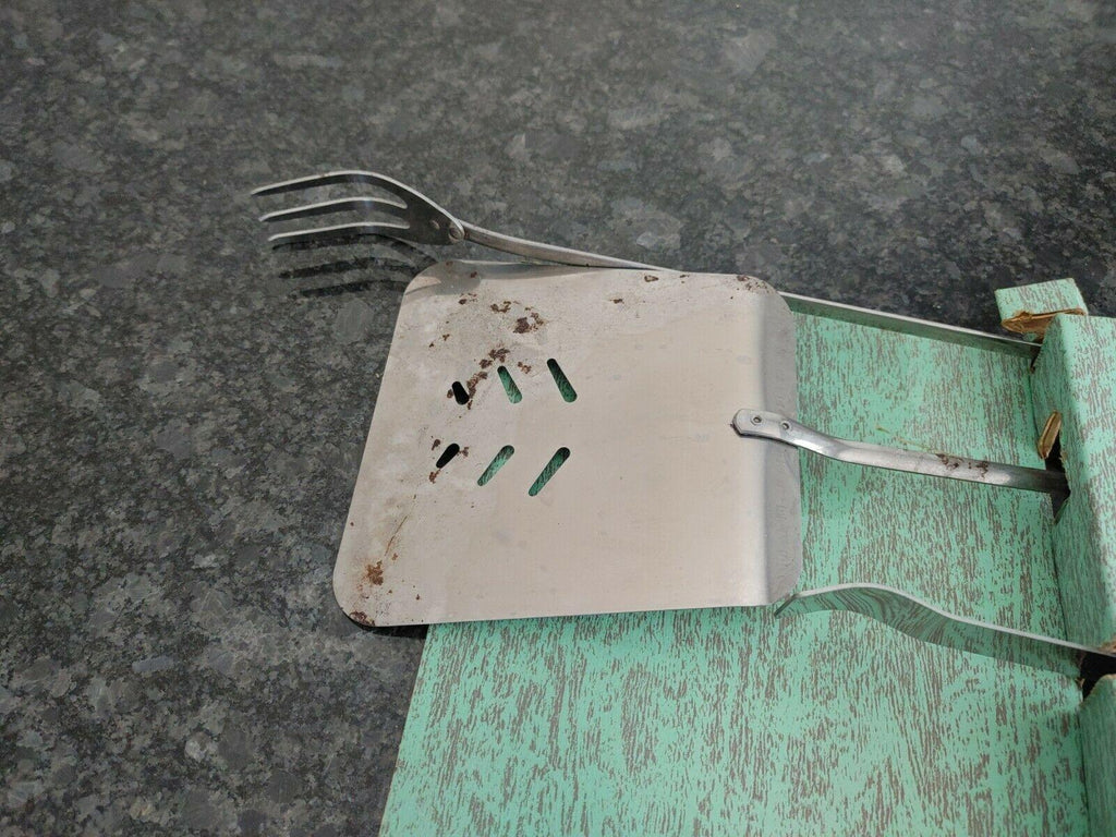 vtg  4-Piece BBQ utensil set