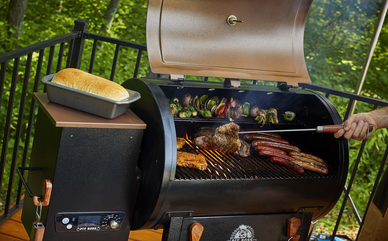 Classic Fired Pellet Grill, Smoker BBQ, Flame Broiler 700 Sq. In.