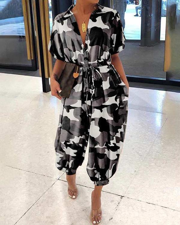fold-over collar single-breasted short-sleeved camouflage jumpsuit