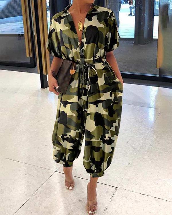 fold-over collar single-breasted short-sleeved camouflage jumpsuit