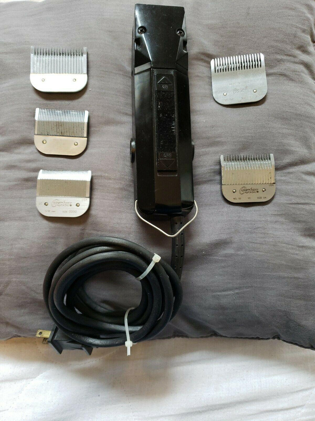 Professional Hair Clippers Trimmers Oster Classic with 5 blades.