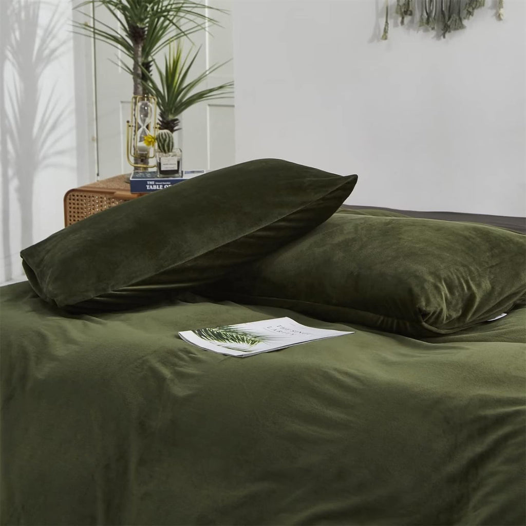 Houseri Velvet Olive Green Duvet Covet King Fluffy Army Green Bedding Flannel Duvet Cover King Size Dark Green Micromink Sherpa Comforter Cover King Warm Blackish Green Fuzzy Duvet Cover King Size