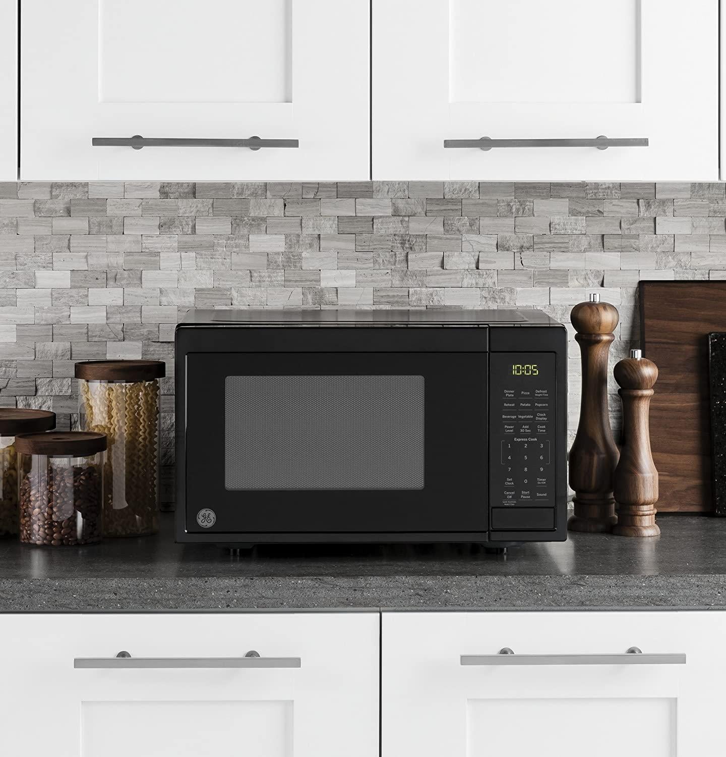 Appliances JES1095DMBB 0.9 Cu. Ft. Capacity Countertop Microwave Oven, Black