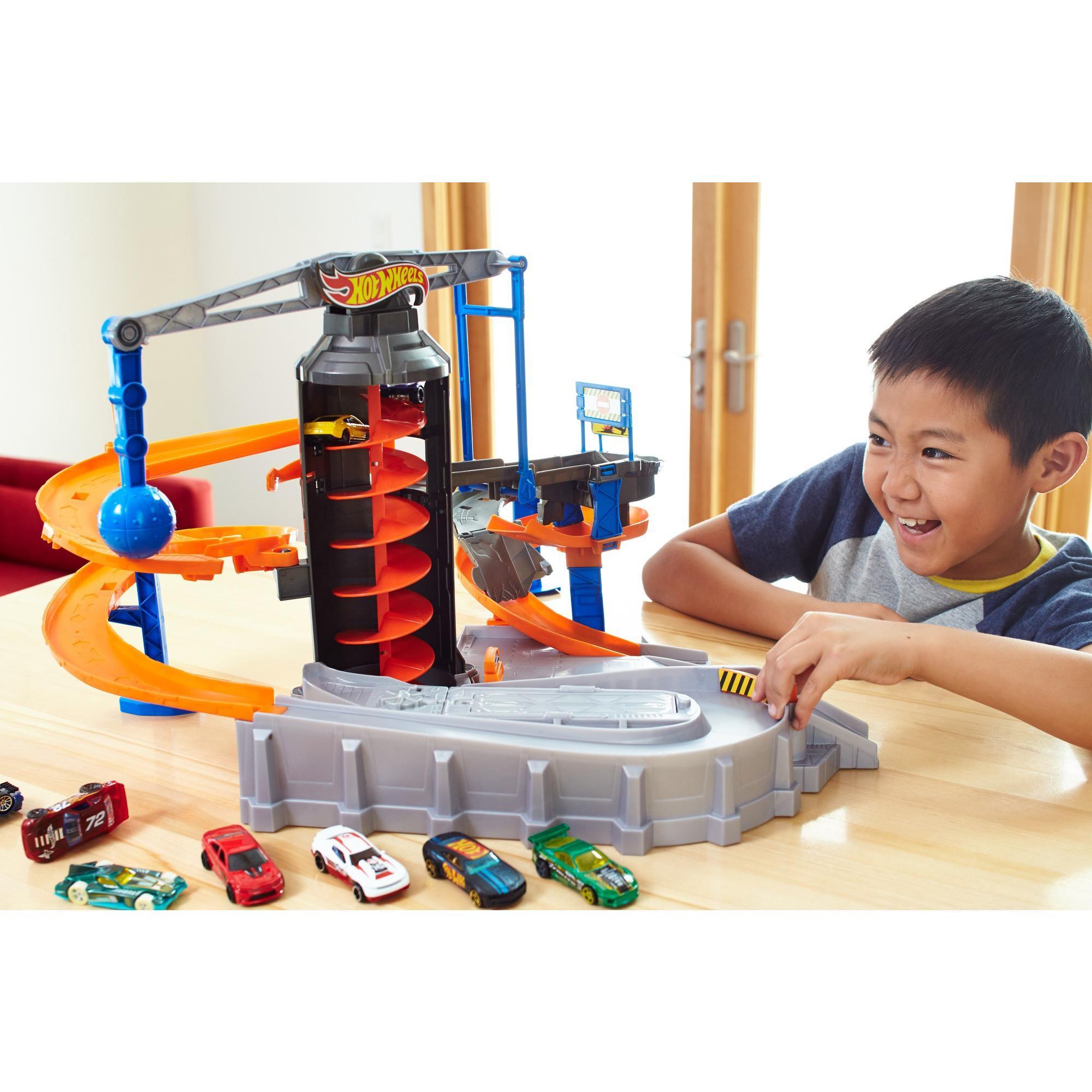 Hot Wheels Construction Zone Chaos Playset