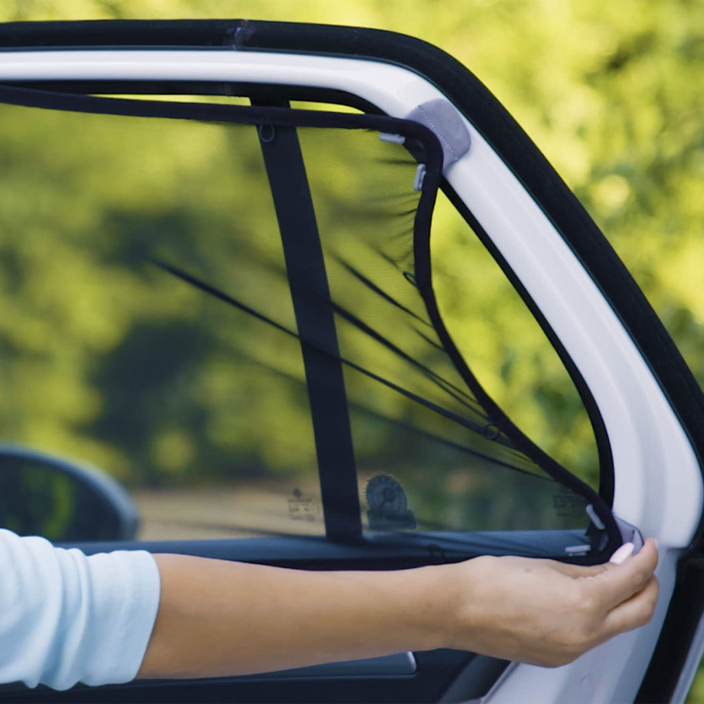 MunchkinBricaMagnetic Stretch to FitSun Shade and 360 Pivot Baby in-SightWide-Angle Adjustable Car Mirror
