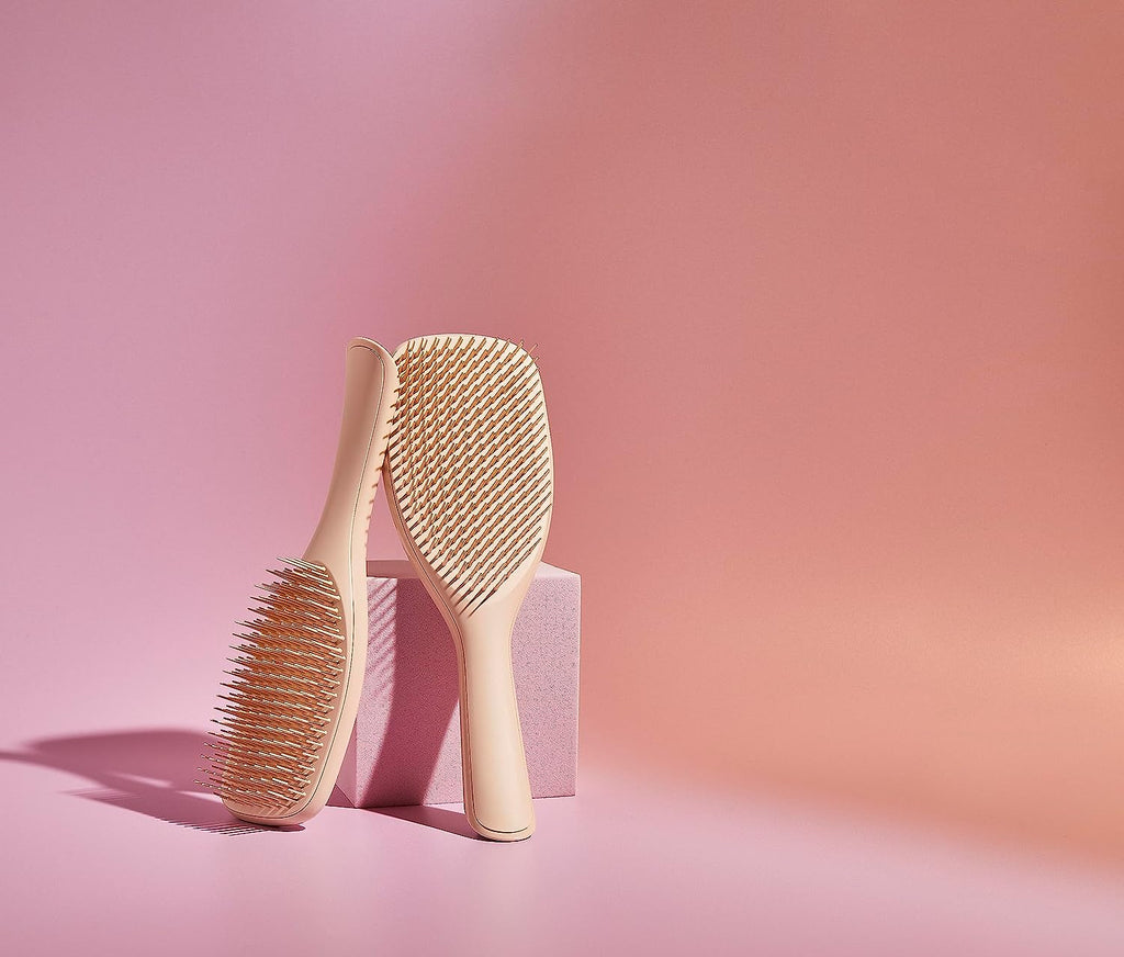 Tangle Teezer | The Large Ultimate Detangler Hairbrush for Wet &amp; Dry Hair | Long, Thick, Curly, Textured Hair | Eliminates Knots &amp; Reduces Breakage | Vanilla