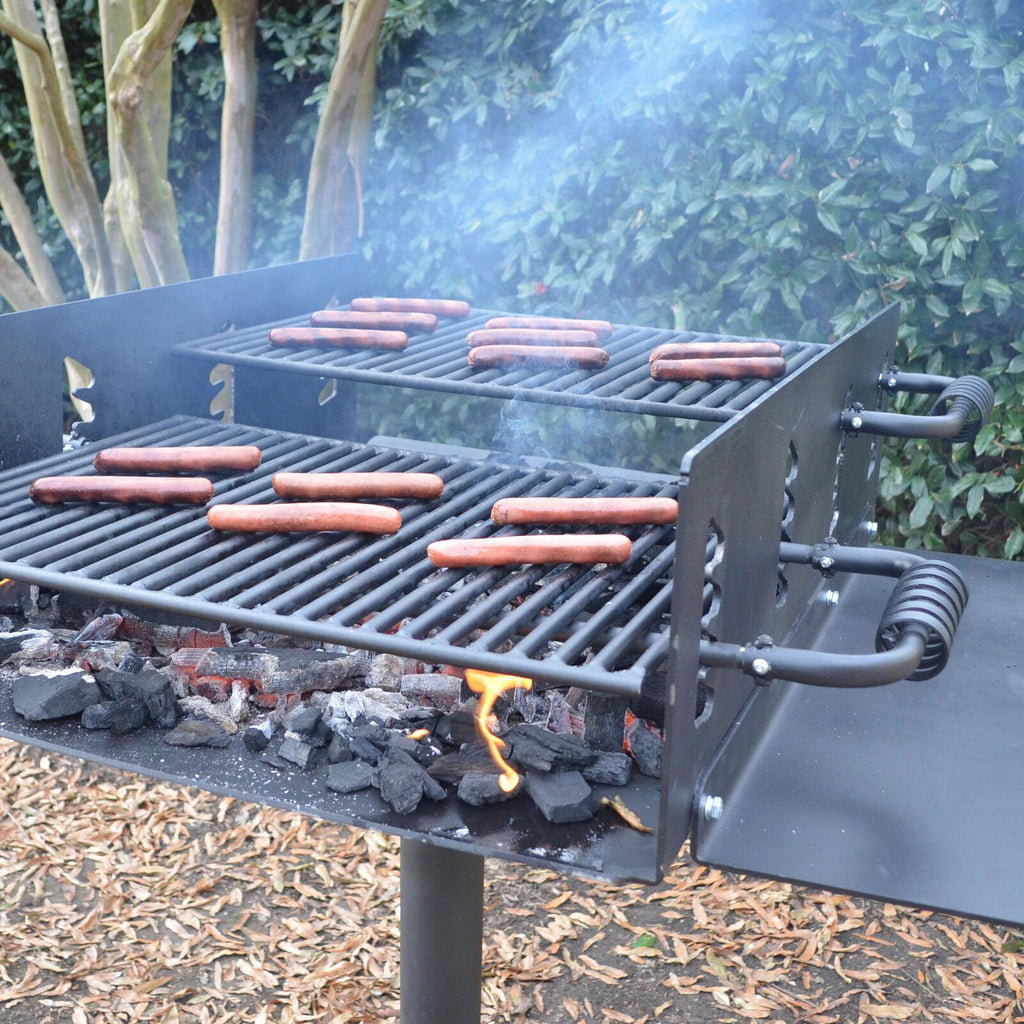 Group Park Grill with Shelf 942 Square in. 9 GauSteel