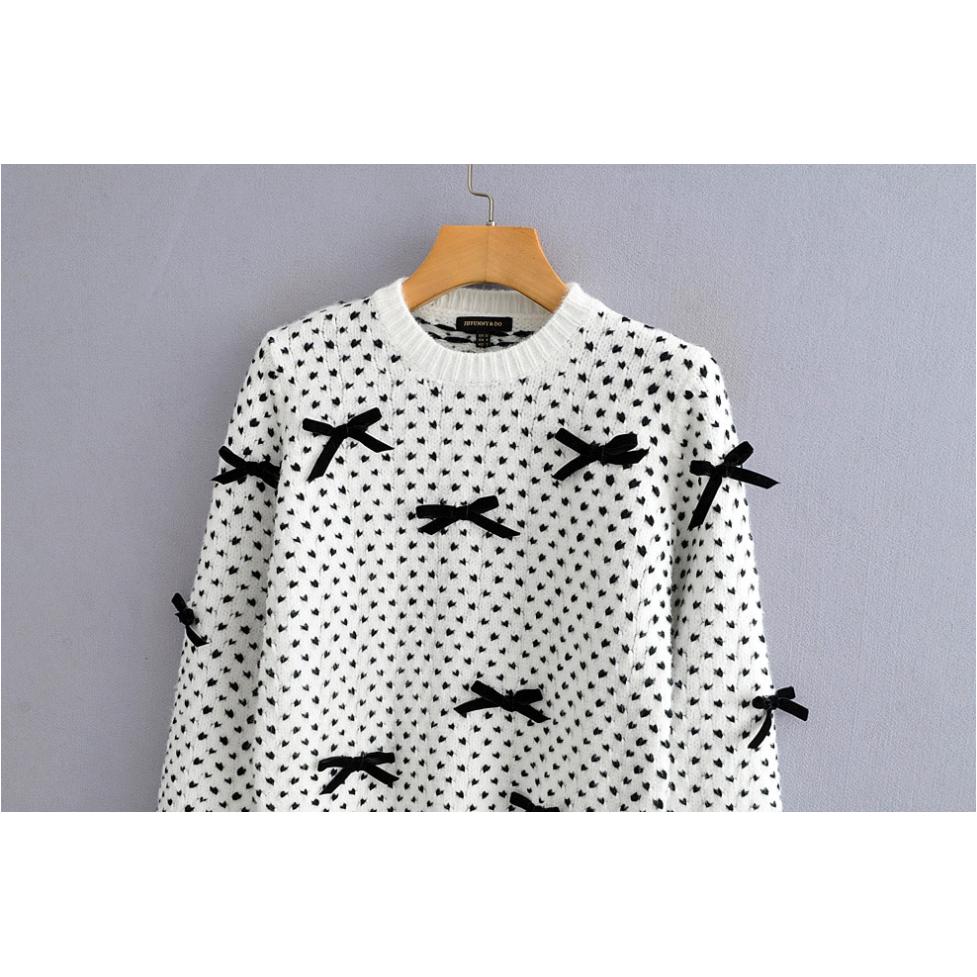 round neck heart sweater