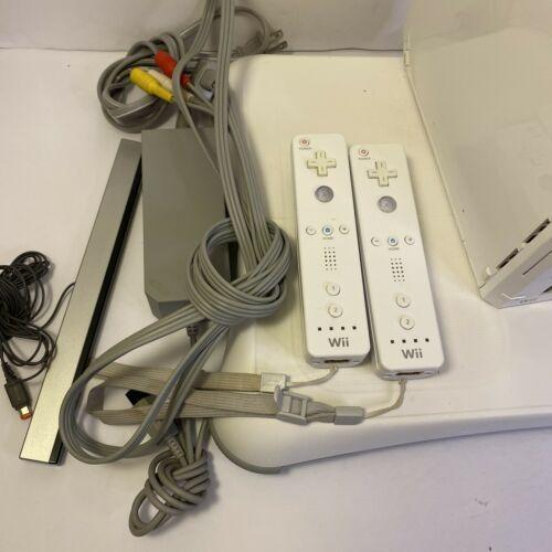 Wii Console RVL-001 Wii Fit Bundle w/ Board &amp; 3 Games Wii Sports