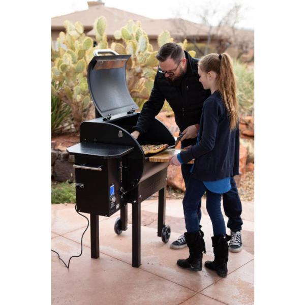 Smokepro Dlx Pellet Grill In Black
