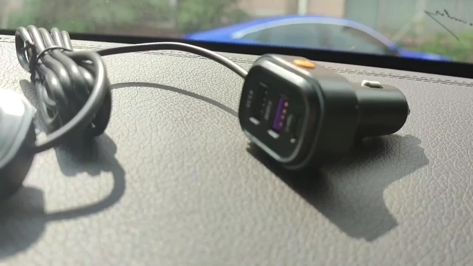 81W Fast Car CharThe Front And Rear Of The 6-port Expansion Car Are Charged Simultaneously 1 Type-C 2 USB 59.06inch Extension Cable Anti-slip Clamp