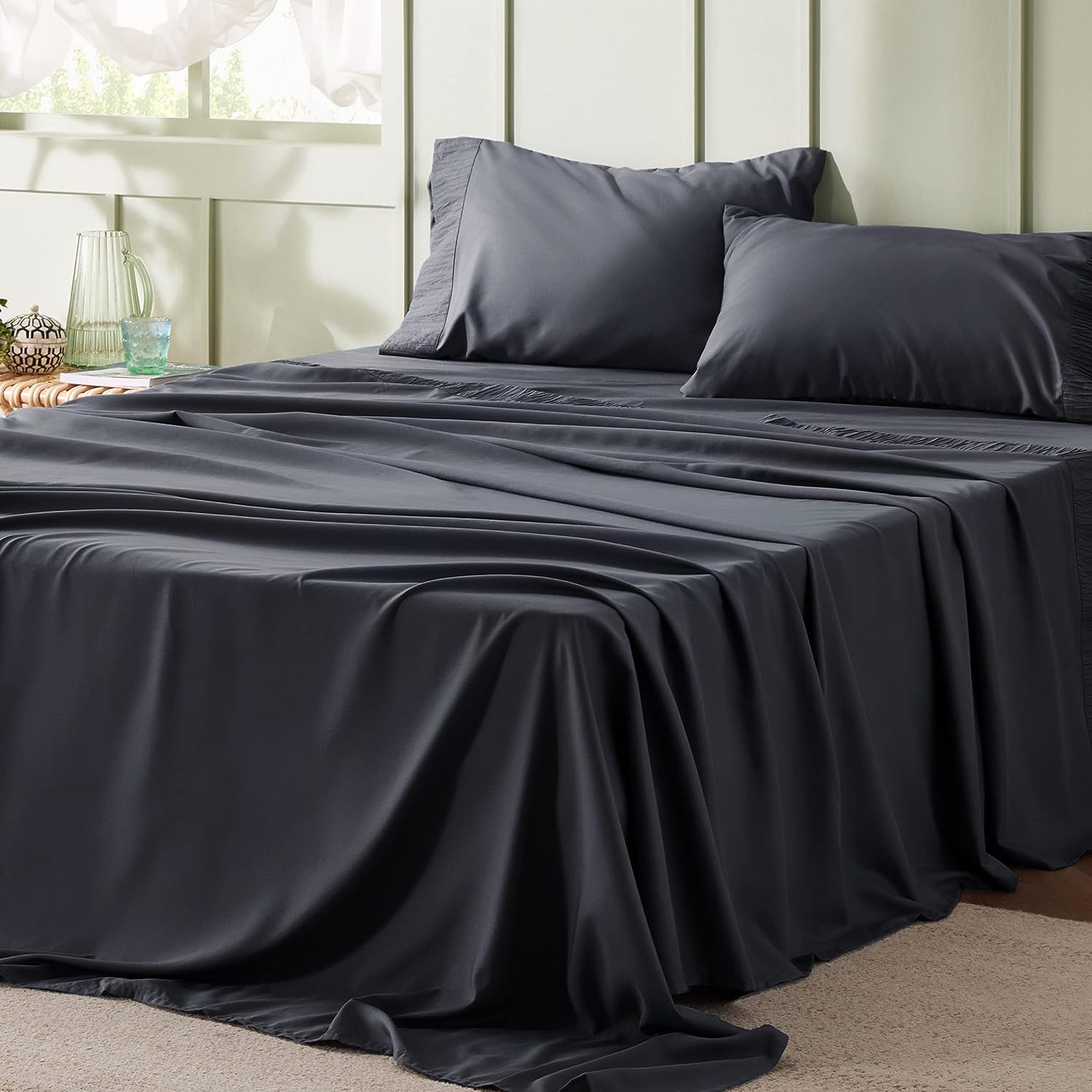 Bedsure Queen Sheets Grey - Soft Sheets for Queen Size Bed, 4 Pieces Hotel Luxury Queen Sheet Set, Easy Care Polyester Microfiber Cooling Bed Sheet Set
