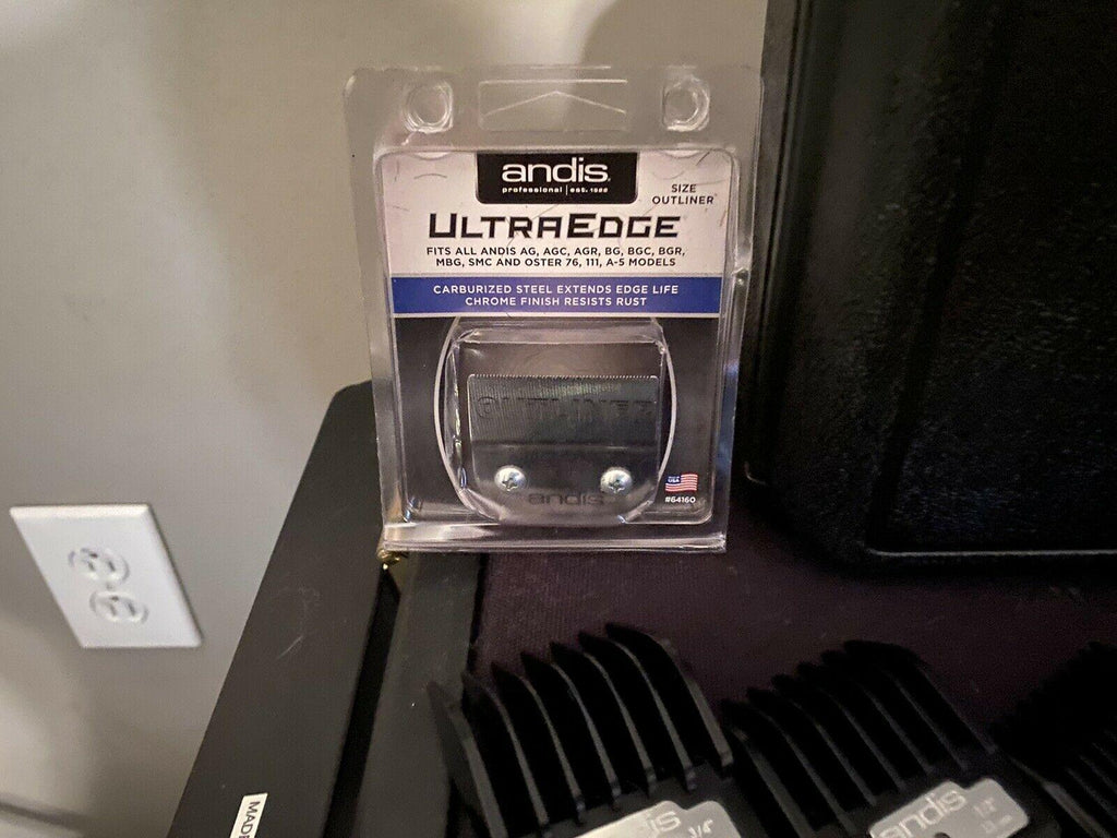 Andis BGRC Professional Clipper W/ Charging Dock and Power Cord EUC