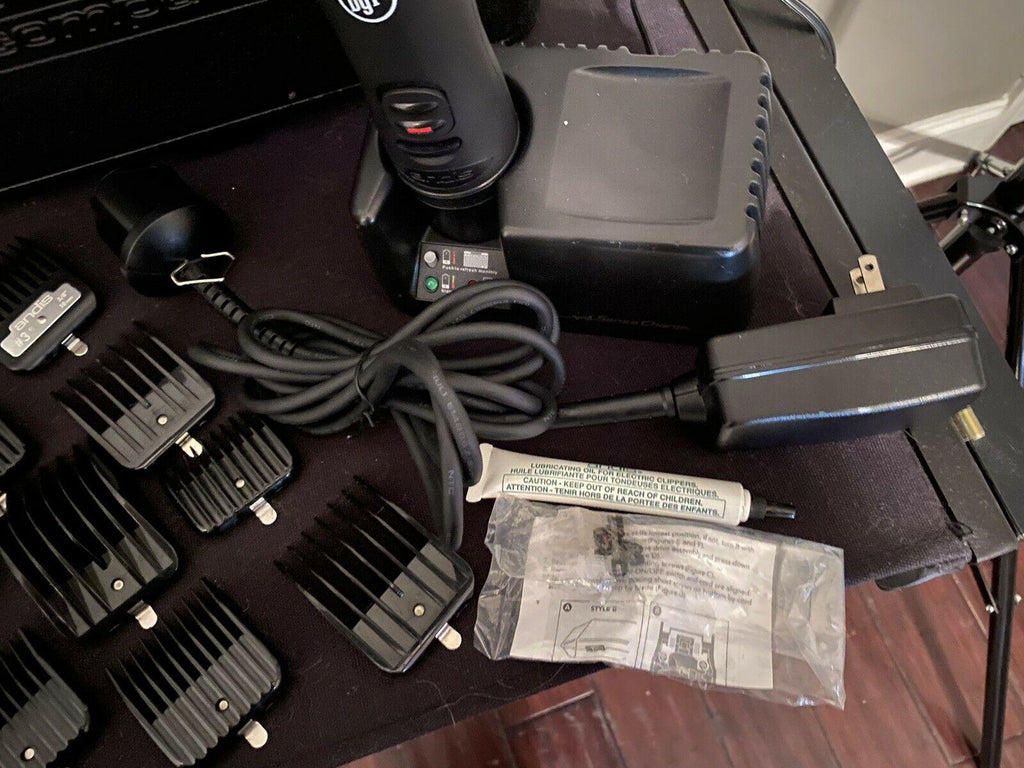 Andis BGRC Professional Clipper W/ Charging Dock and Power Cord EUC