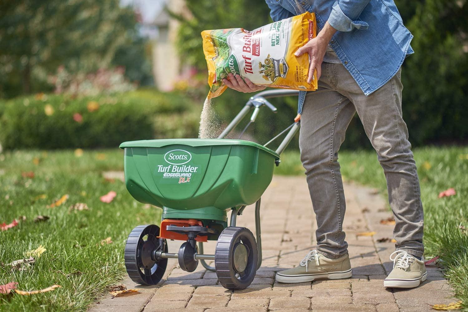 Scotts Turf Builder WinterGuard Fall Weed & Feed 3 - 5,000 sq. ft., 2-Pack