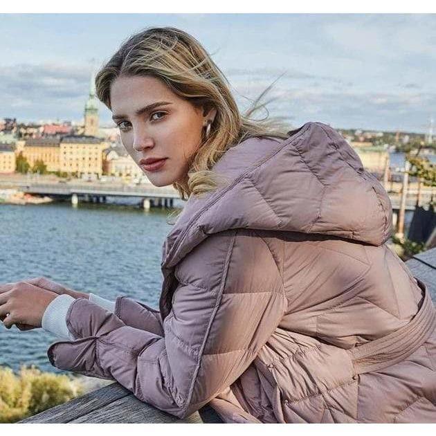 gorgeous hooded white duck jacket