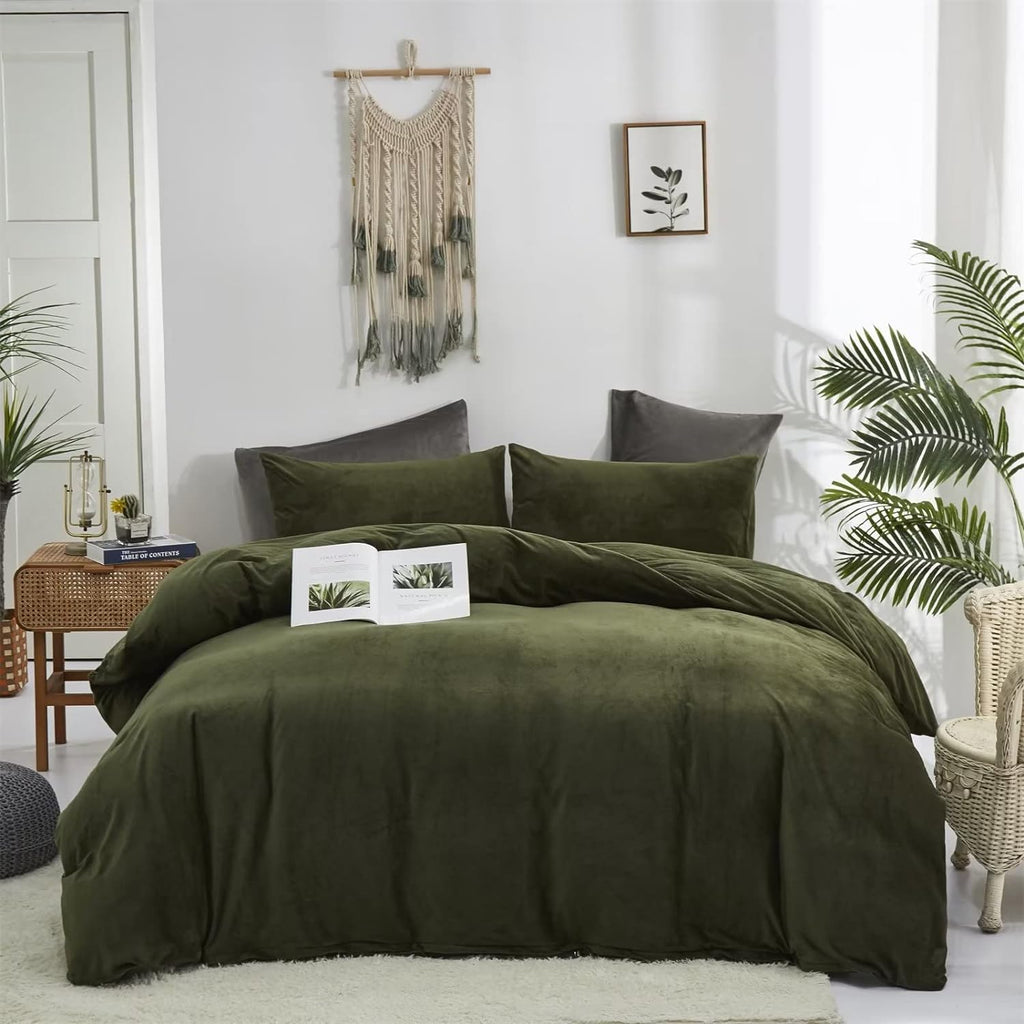 Houseri Velvet Olive Green Duvet Covet King Fluffy Army Green Bedding Flannel Duvet Cover King Size Dark Green Micromink Sherpa Comforter Cover King Warm Blackish Green Fuzzy Duvet Cover King Size
