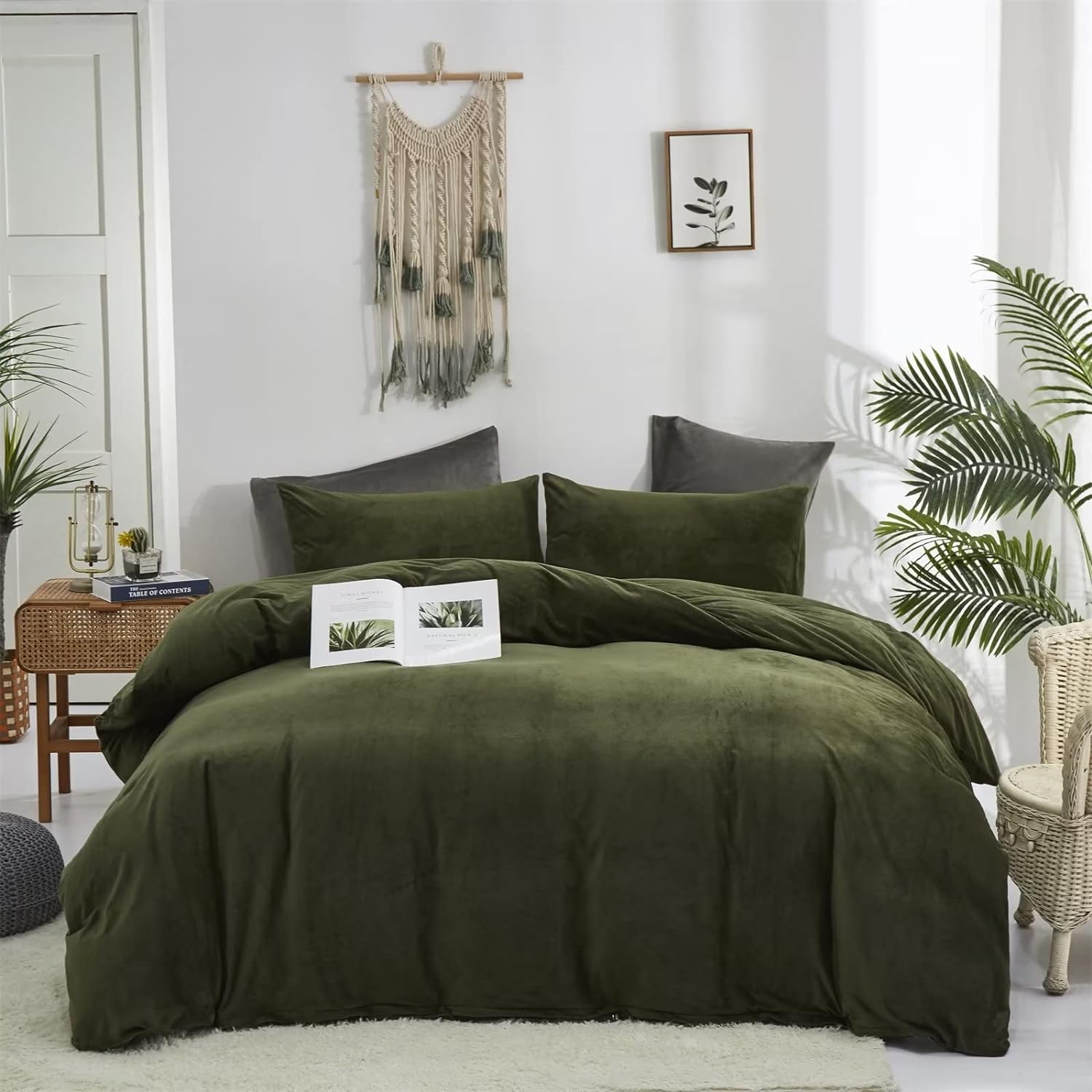 Houseri Velvet Olive Green Duvet Covet King Fluffy Army Green Bedding Flannel Duvet Cover King Size Dark Green Micromink Sherpa Comforter Cover King Warm Blackish Green Fuzzy Duvet Cover King Size